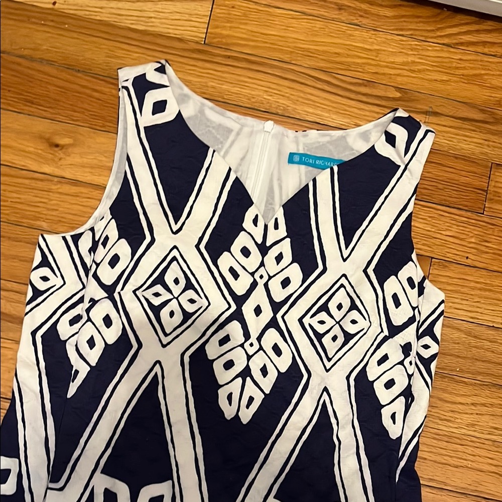 Tori Richard Resort Summer Navy and White Geometric Sleeveless Dress - Picture 3 of 6